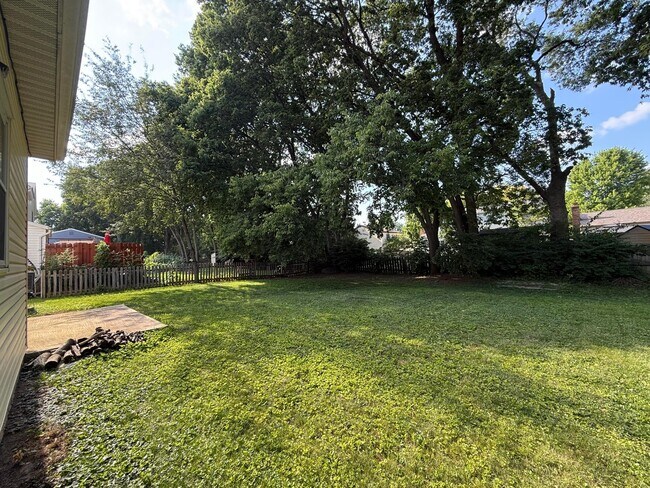 Building Photo - 3114 Strathaven Ct