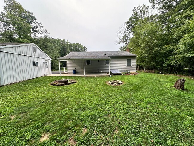 Building Photo - 9 Hardy Ln