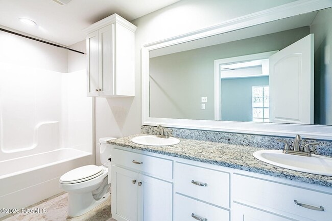 Building Photo - 319 Harvest Ln