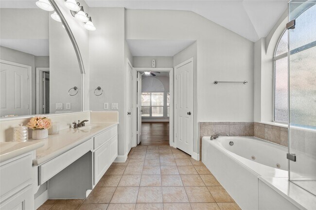 Building Photo - 3310 Lake Canyon Ct