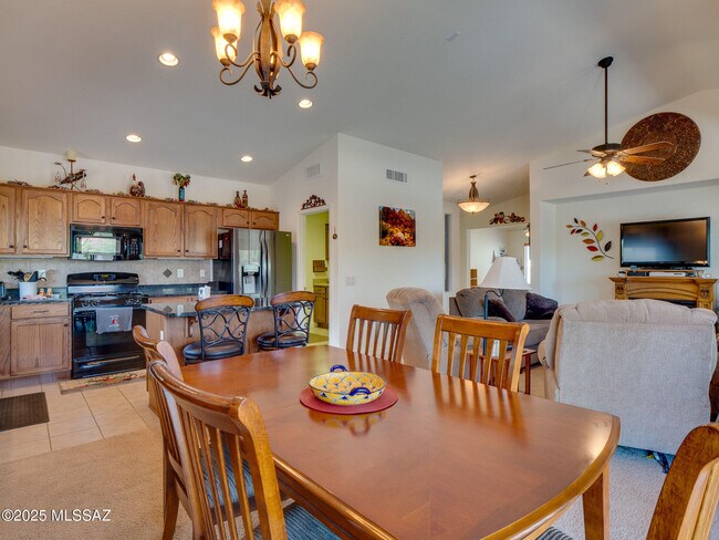 Building Photo - 61736 E Oakwood Dr