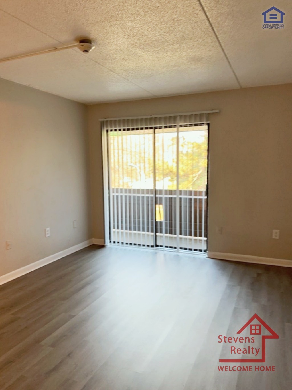 Building Photo - 915 S Seminole Dr