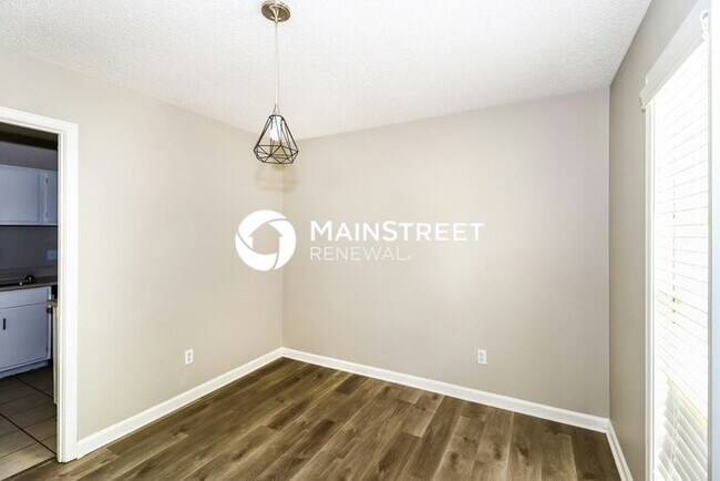 Building Photo - 3 Bedroom Pet-Friendly Home in Memphis, TN with Main Street Renewal