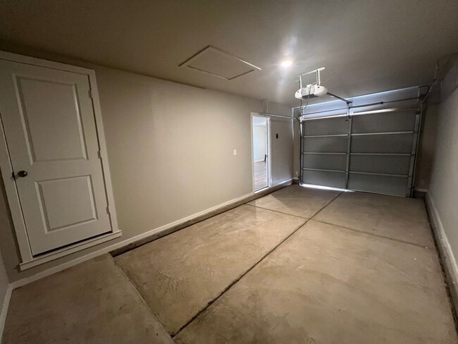 Building Photo - Available June in Frenship ISD: 3-Bedroom, 2-Bath Home!