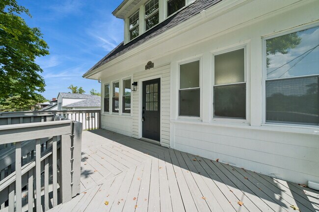 Building Photo - 5616 3rd St