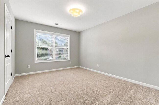 Building Photo - 5335 Redfield Way