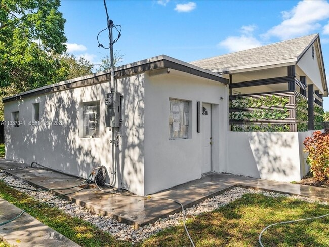 Building Photo - 6318 NW 19th Ct