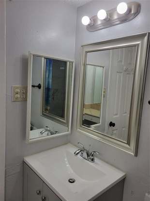 Building Photo - 3121 Park Ln