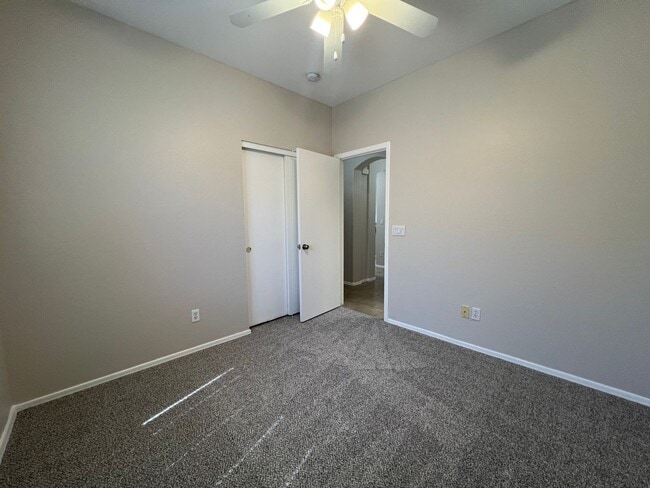 Building Photo - Move in ready near Baseline & Crismon: Vil...