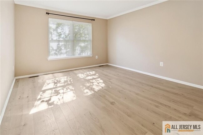 Building Photo - 10 Brookline Ct