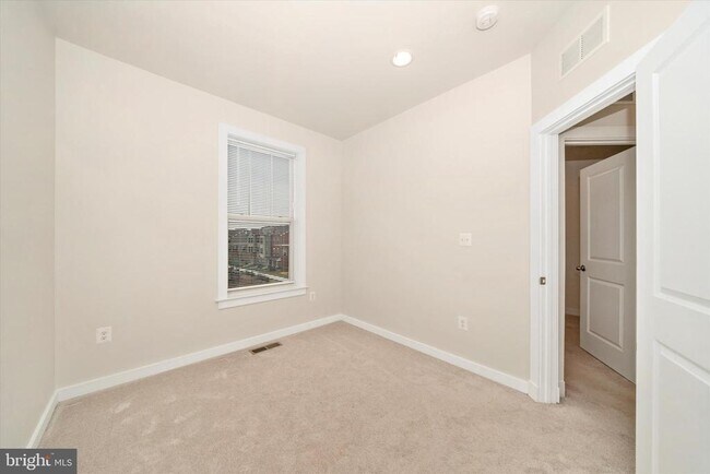 Building Photo - 3635 Stone Barn Dr