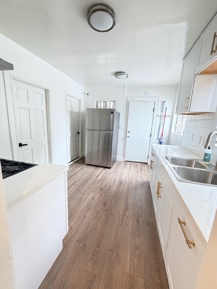 Kitchen2 - 2840 S Mansfield Ave