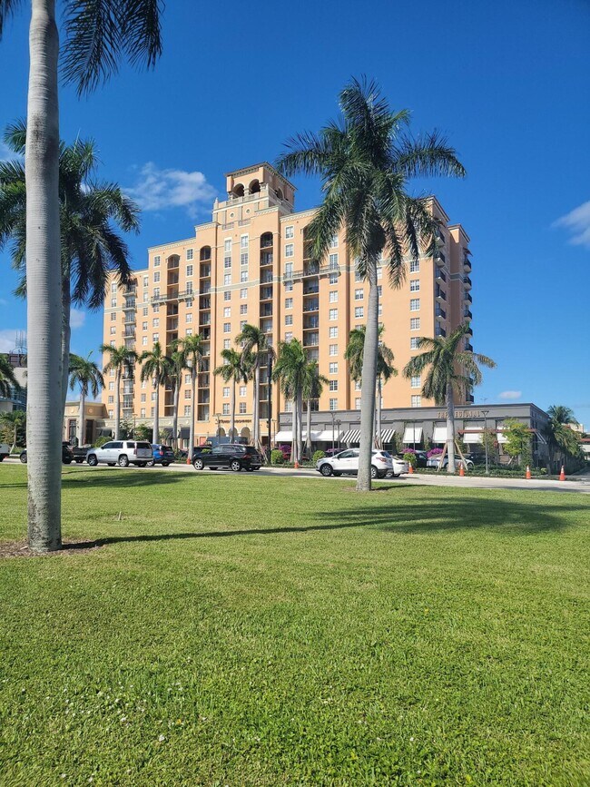 Building Photo - 651 Okeechobee Blvd