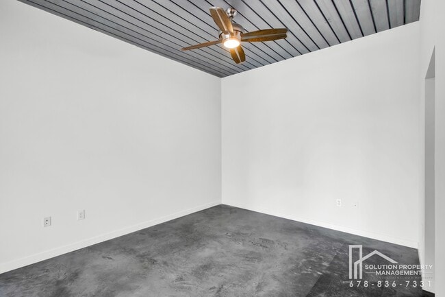 Building Photo - 620 Glen Iris Dr NE