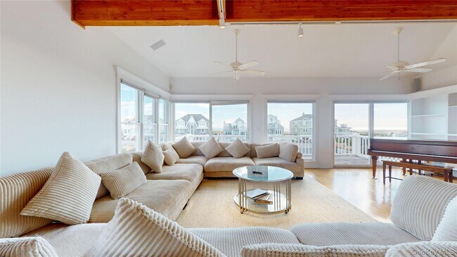 Building Photo - 750 Dune Rd