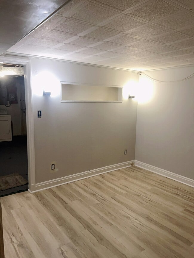 Building Photo - 526 Parksley Ave