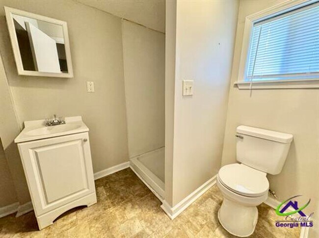 Building Photo - 102 Varee Dr