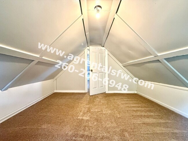 Building Photo - 2 bedroom house