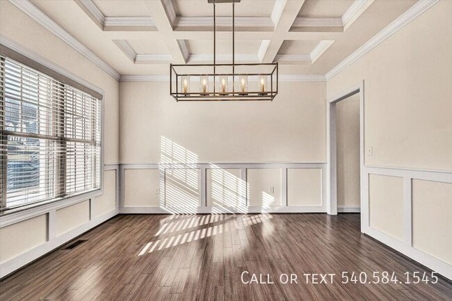 Building Photo - 6982 Linn Cove Court