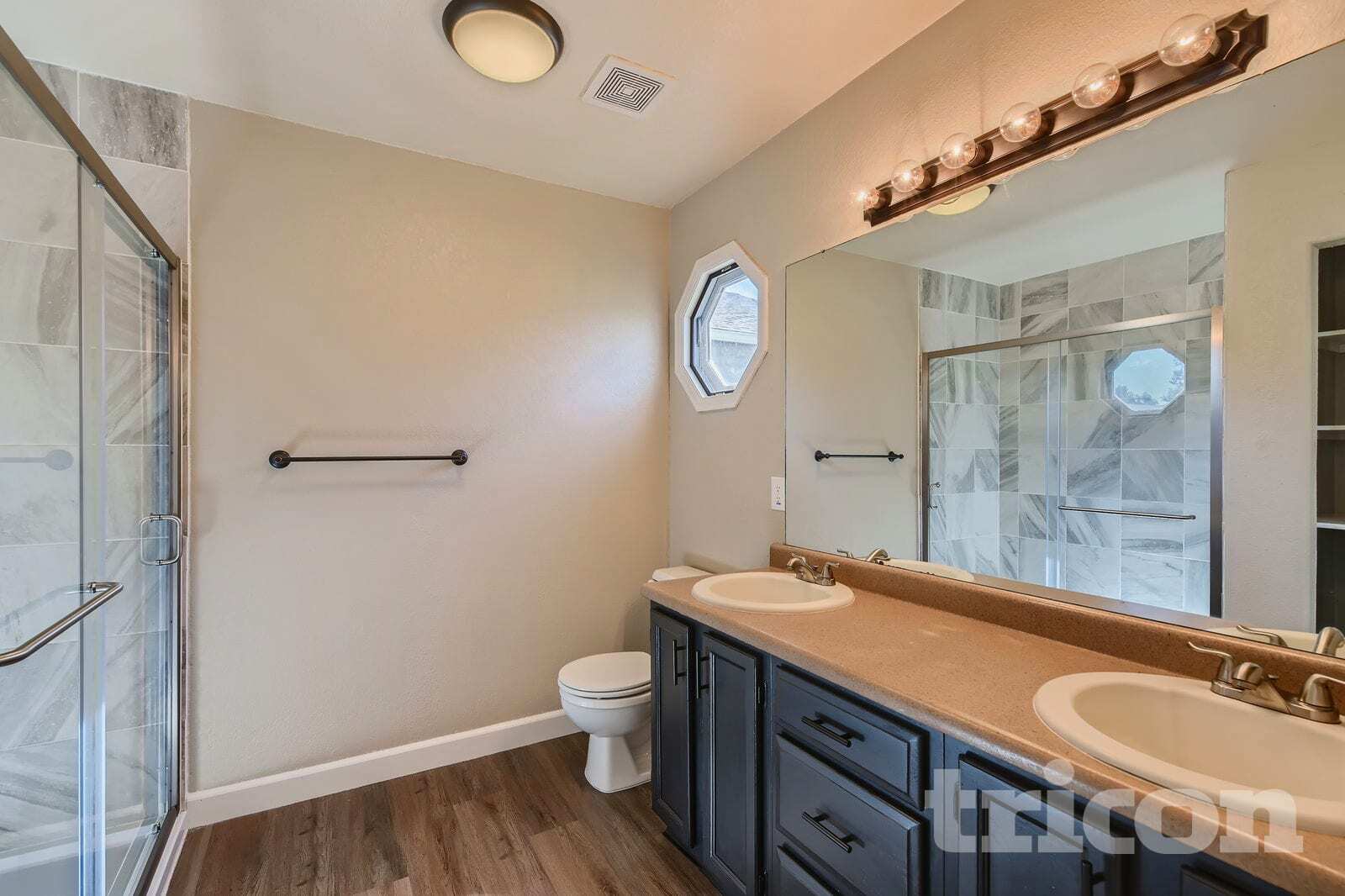 Building Photo - 115 N 42nd Ave