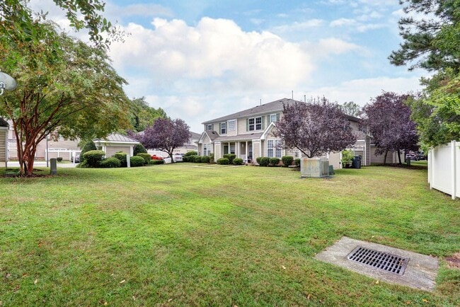 Building Photo - 130 Ellis Dr