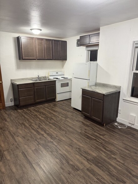 Building Photo - 5113 Lincoln Ave