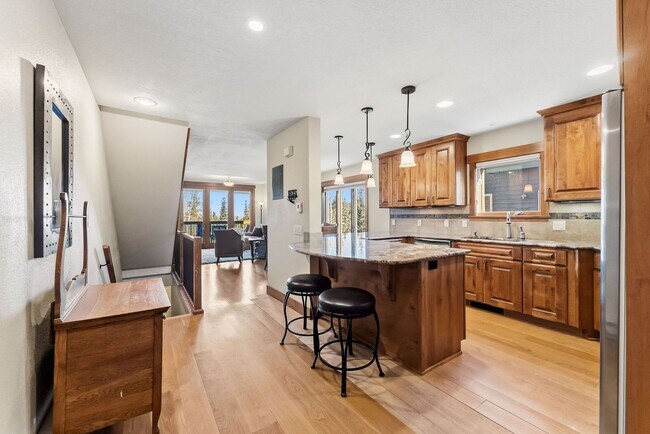 Building Photo - Breck 3-bedroom home with views! 12 month lease!