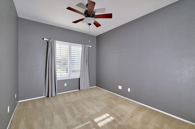 Building Photo - 1008 Cottage Way