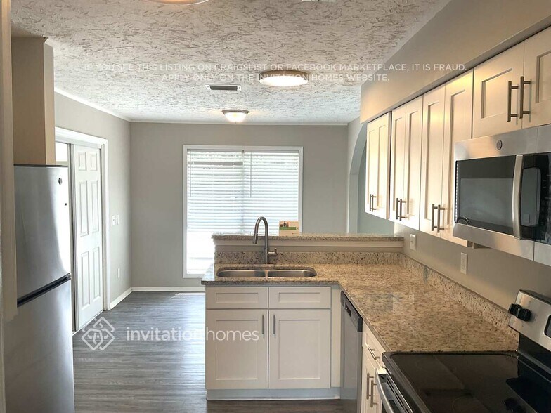 Building Photo - 4063 Greenwillow Ln W