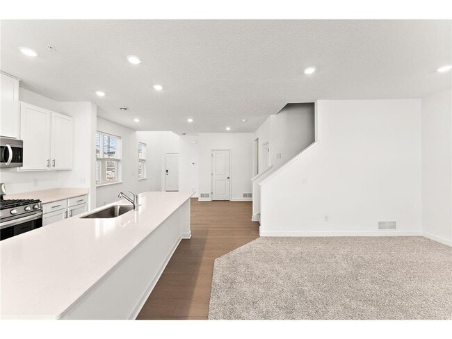 Building Photo - 2239 Tyrone Dr S