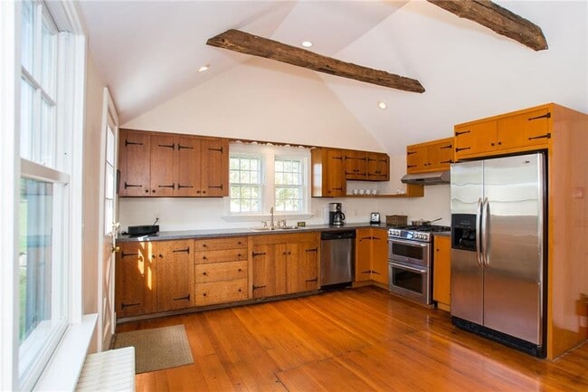 Building Photo - 15 Snell Rd