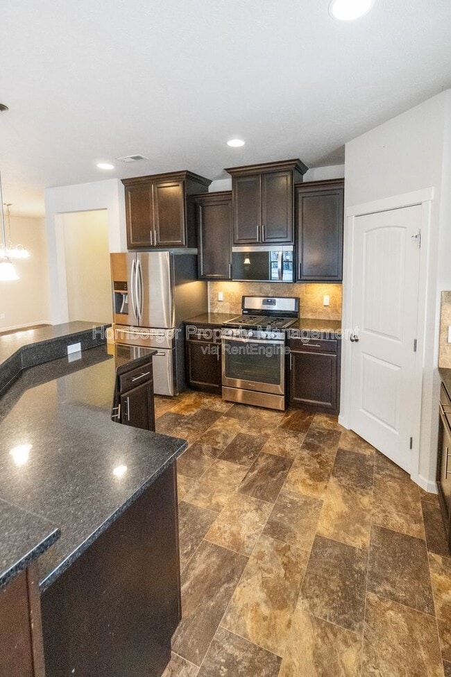 Building Photo - 8915 W Red St