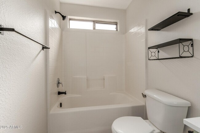 Building Photo - 6932 S Russet Sky Way