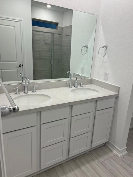 Building Photo - 497 Papaya Dr