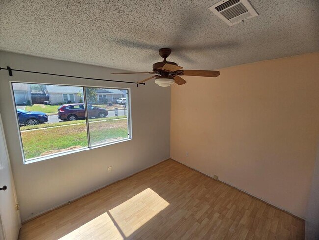 Building Photo - 2810 Dillion Hill Dr
