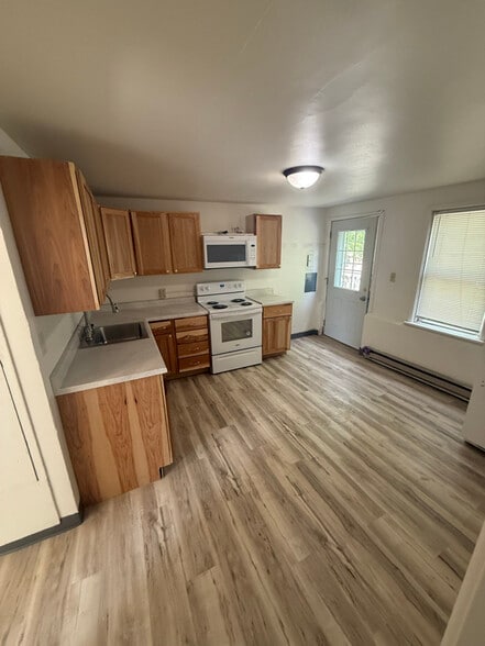 Building Photo - 1923 12th Ave N