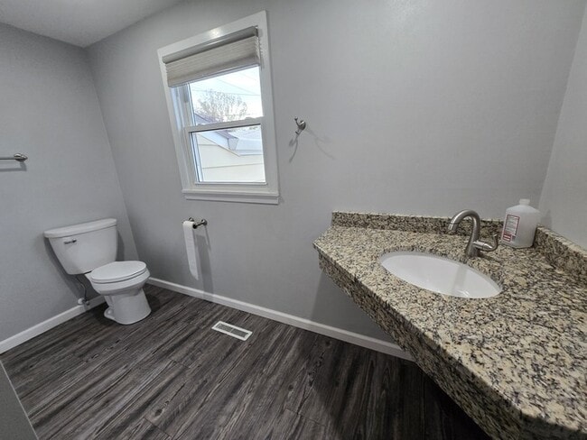 Building Photo - 1618 S 18th St