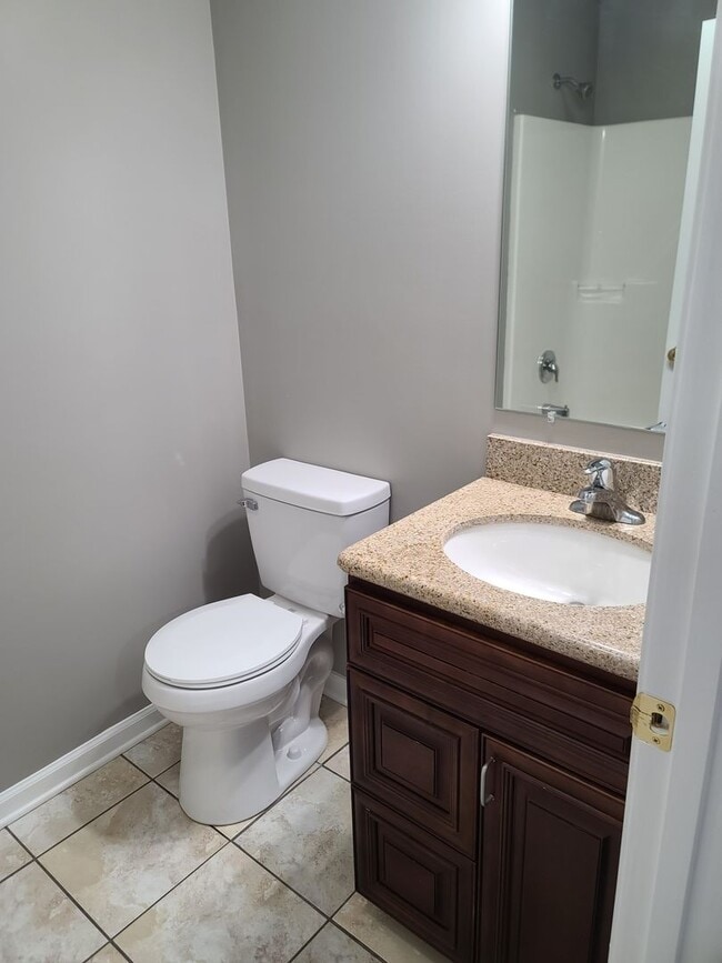 Building Photo - 3 Bedroom 2 1/2 bath Townhome for Rent in Waynesboro