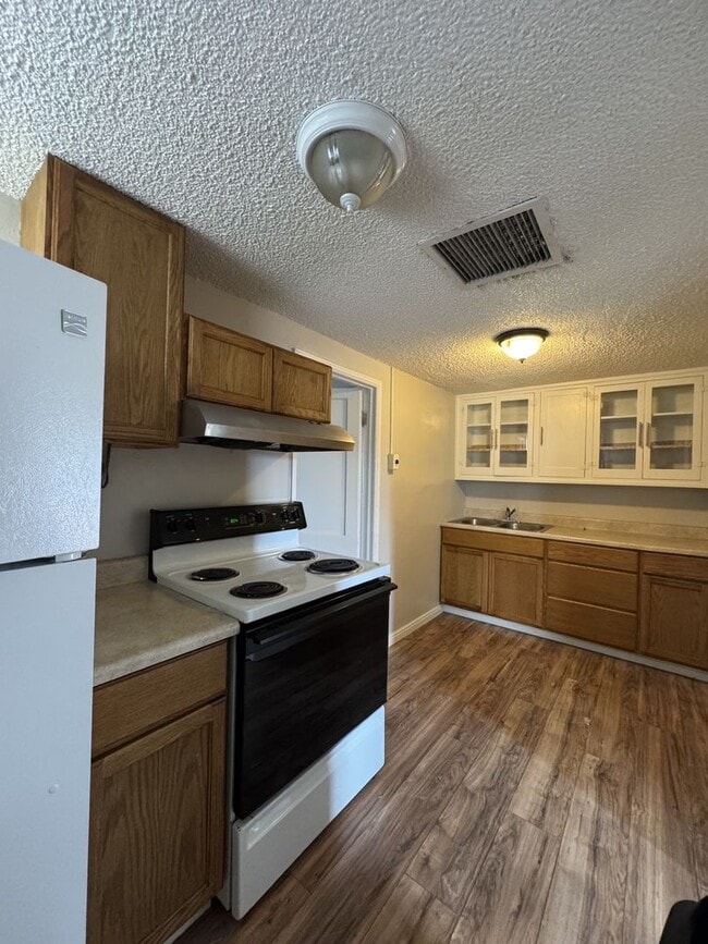 Building Photo - 444 N 400 W