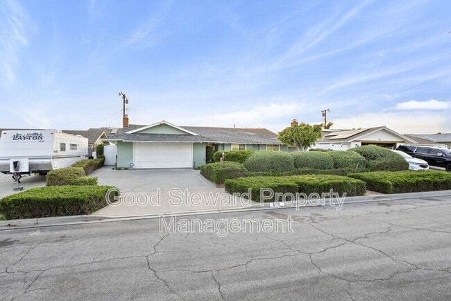Building Photo - 5111 Roxborough Dr