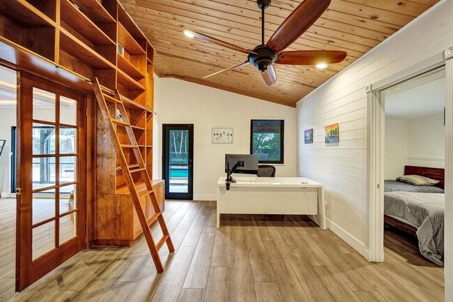 Building Photo - 5612 Harding St