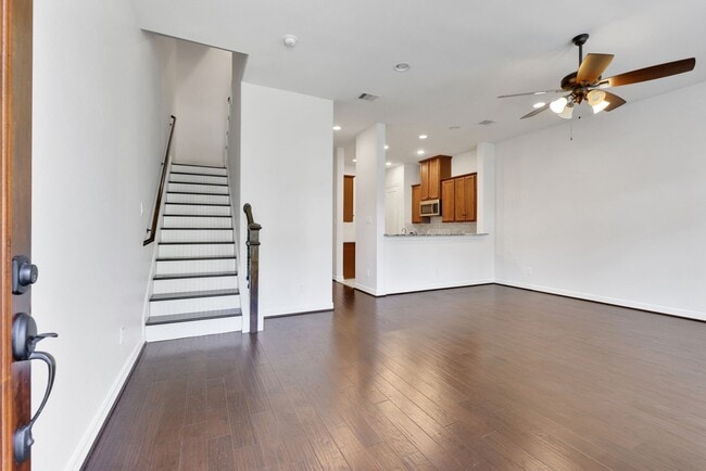 Building Photo - 12 Tassia Ln