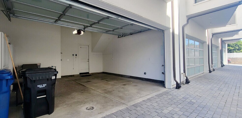 Building Photo - Newly Built Tri-Level Townhome with 3 Bedr...