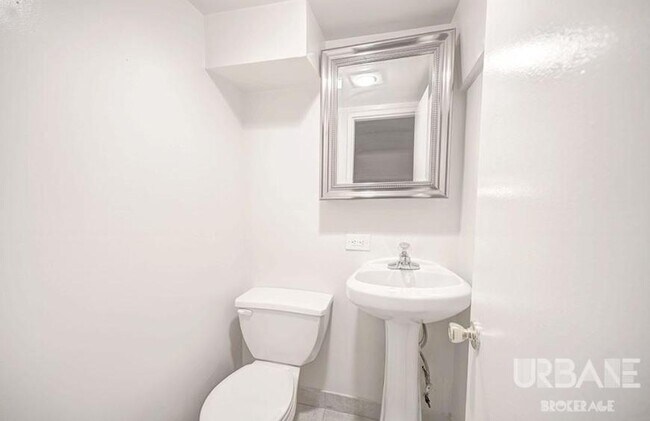 Building Photo - 1 bedroom in NEW YORK NY 10014