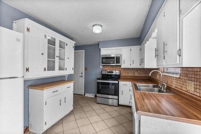 Building Photo - House in Cape