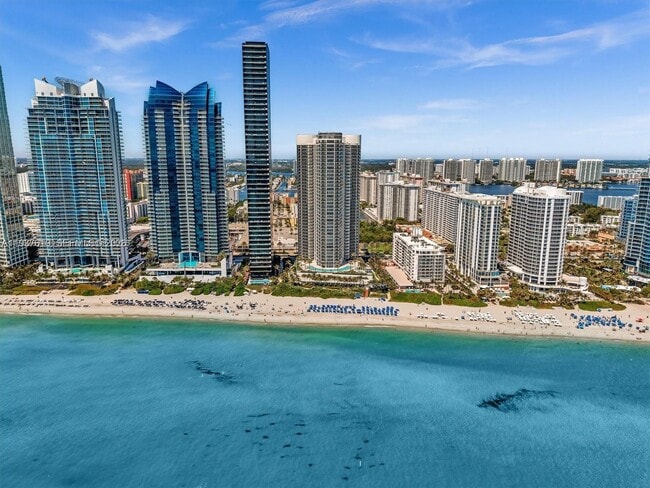 Building Photo - 17201 Collins Ave