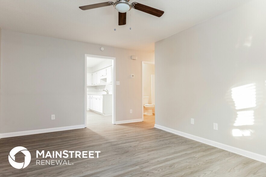 Building Photo - 405 Pineland Ave