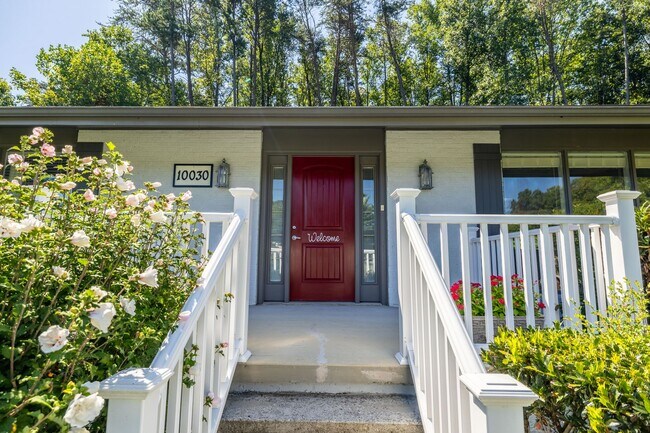 Building Photo - 10030 Tan Rara Dr