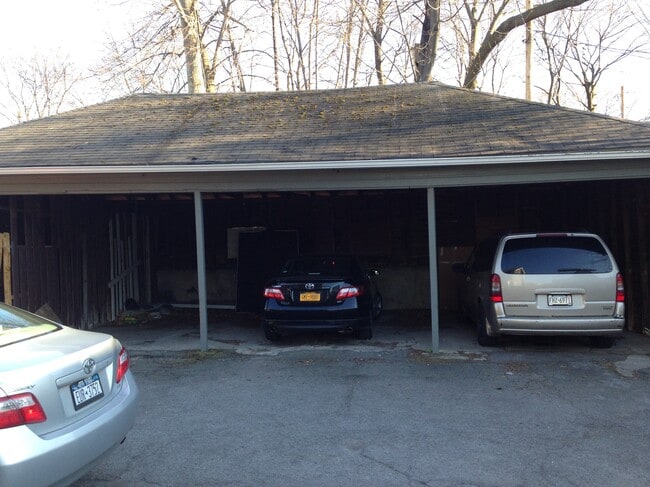 Building Photo - 203 Hillside Ave