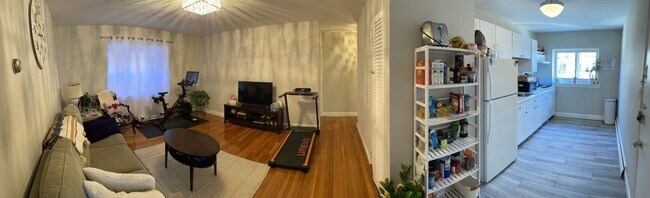 Building Photo - Great 2 Bed for Students